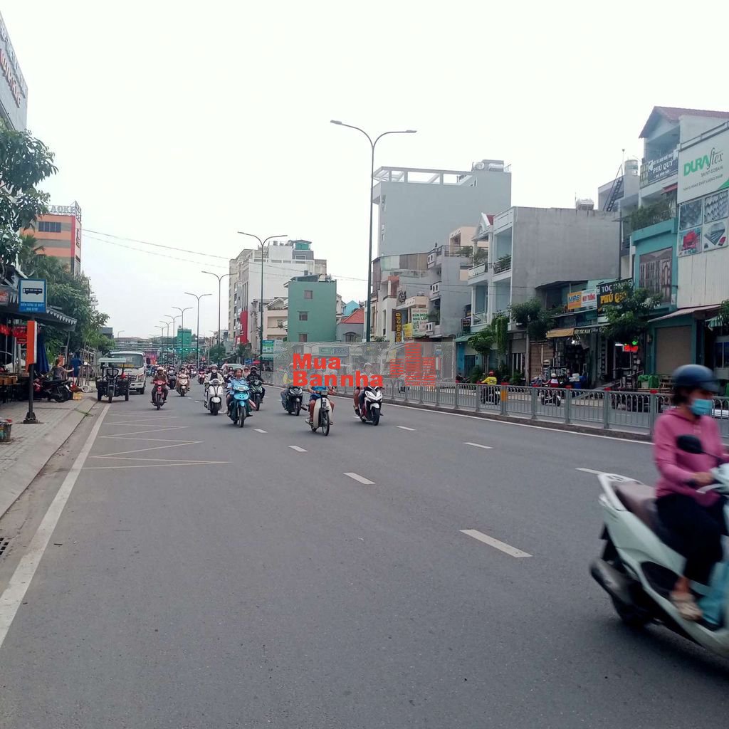 Hẻm xe hơi 5m, gần Dương Quảng Hàm, 120m, 8 phòng, giá 13,7 tỷ