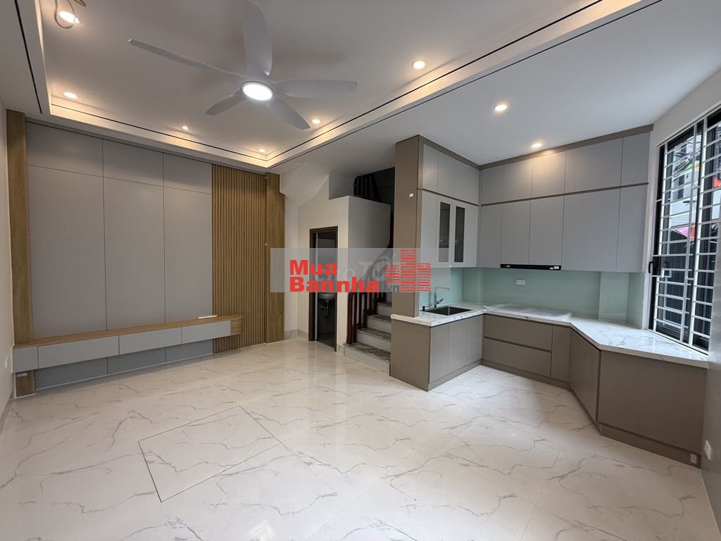 Nhà đẹp phố Thanh Am, 33m2- 5 tầng- 5.55 tỷ, h.iếm, lô góc, mới tinh