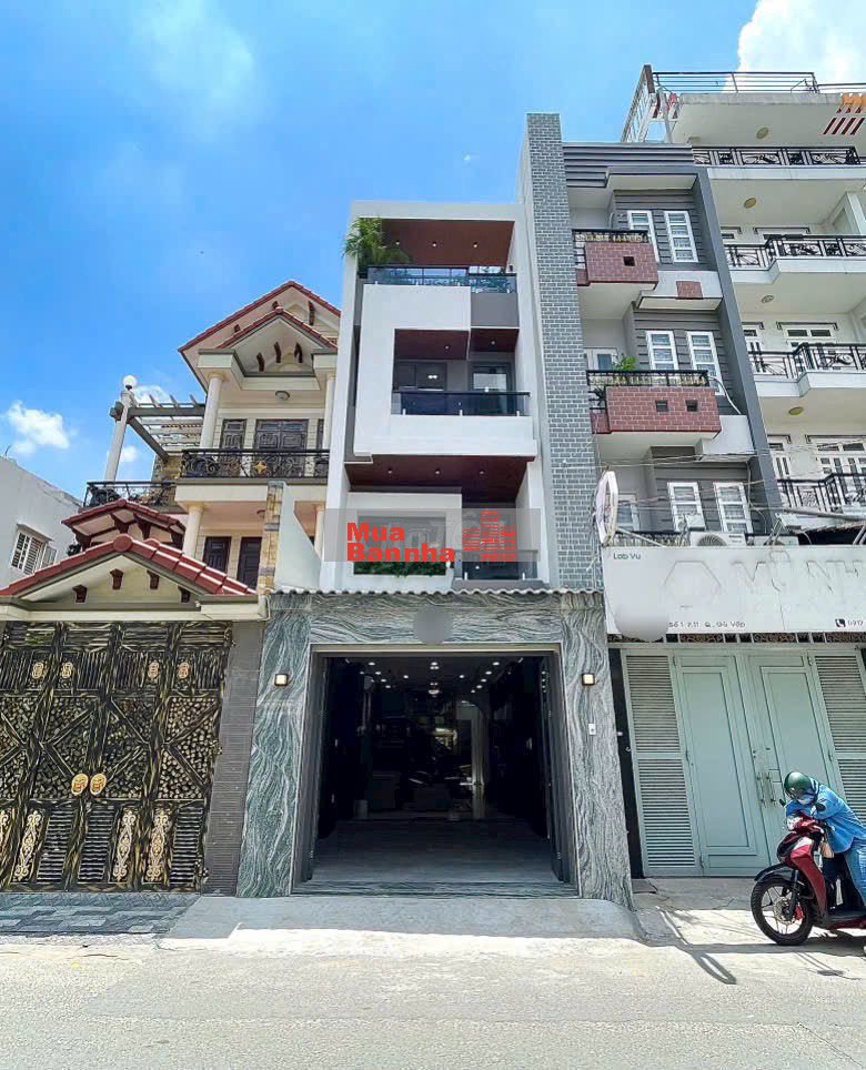 Bán nhà 3 lầu đường trước nhà 10 m để ở kết họp mở văn phòng công ty