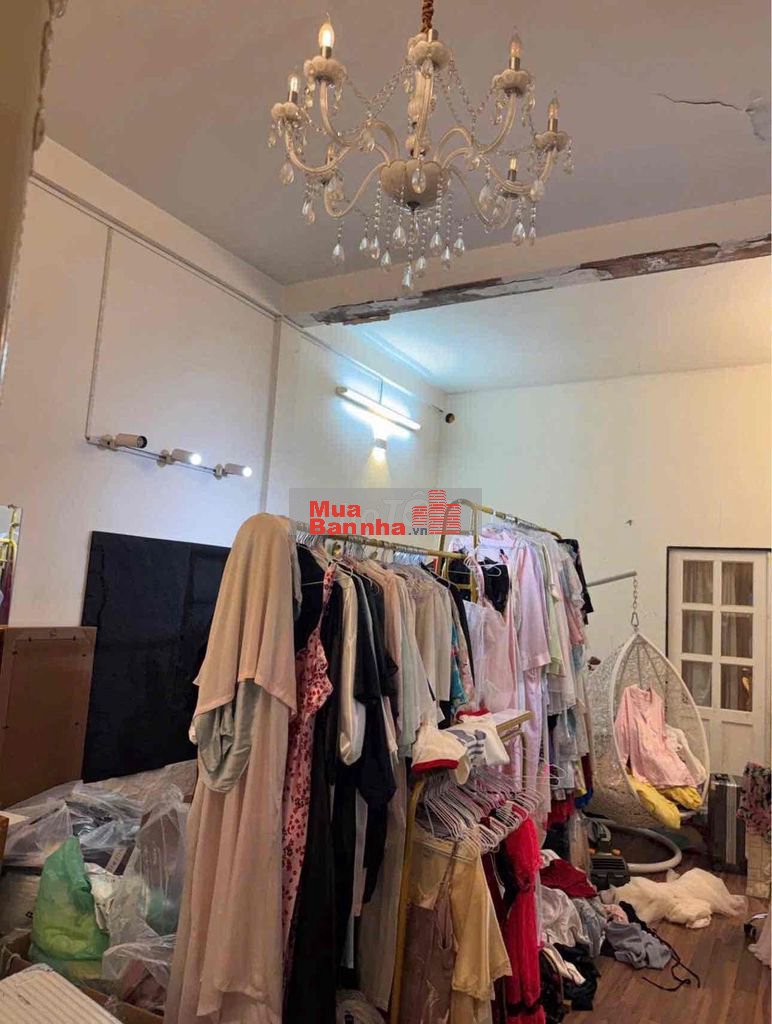 Nhà 2 mặt tiền P.14 ngay cầu số 1 giá tốt