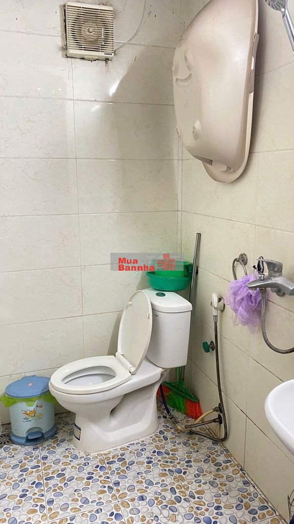 hiếm chỉ 2,1 tỷ nhà lô góc 60m2 sân cổng ngay trường C3 TT An Dương