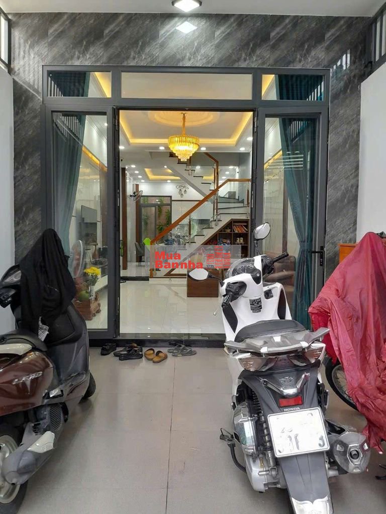 Nhà 4 tầng sạch đẹp ở ngay,hẻm ôtô thông,5 phút qua đến Gò Vấp