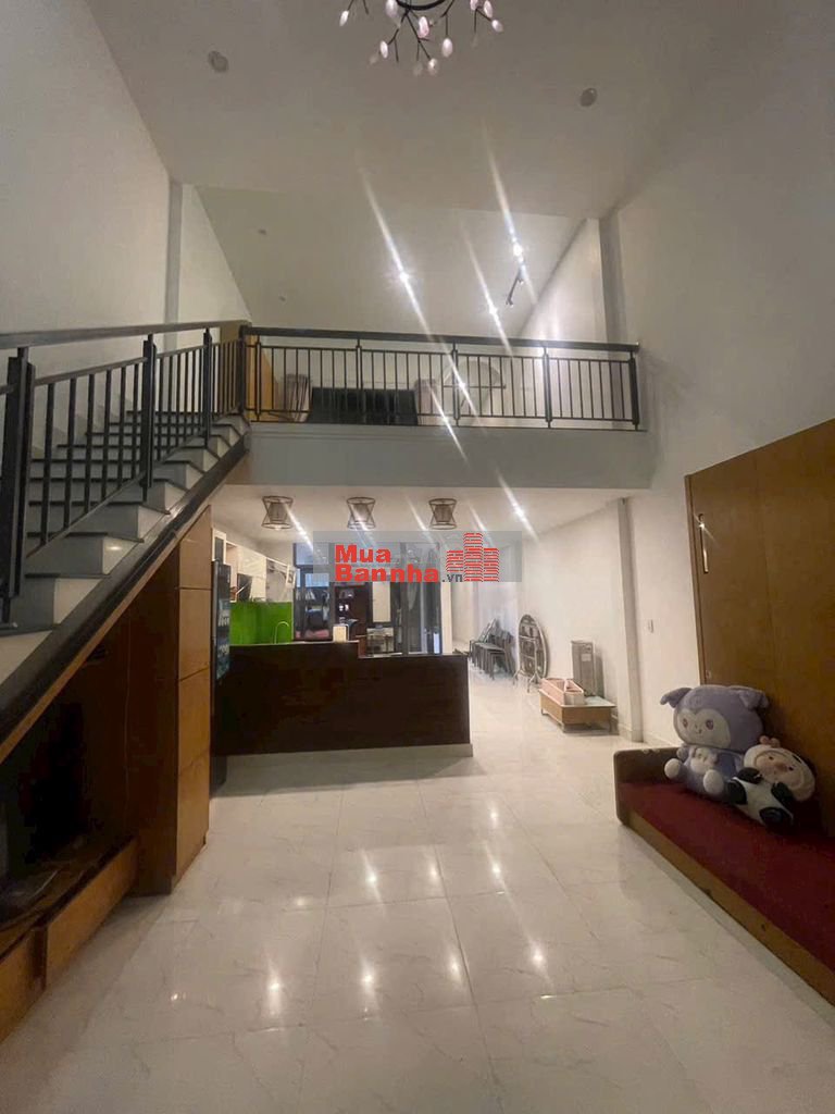 Bán nhà lững đúc mặt tiền đường TRần kim Xuyến- sinh thái Hoà Xuân