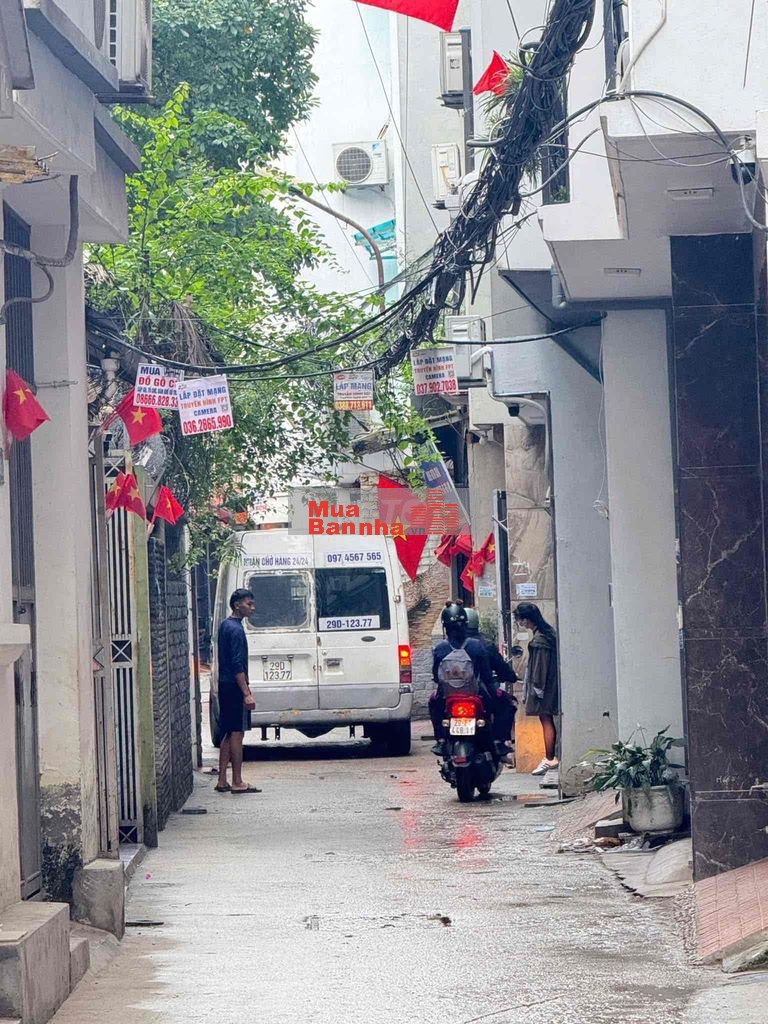 Ô TÔ 16 CHỖ PHI QUA NHÀ – SIÊU NHÀ LẠC LONG QUÂN