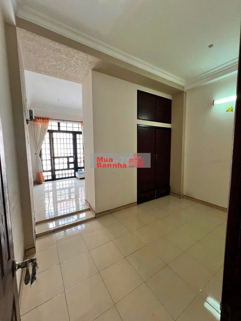 Bán nhà MTKD 425 Nguyễn Thái Bình, Tân Bình. DT 4.2x17.3m, 4 tầng