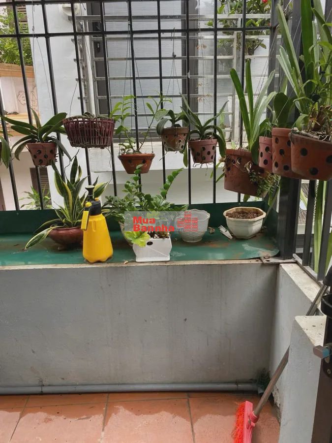 CẦN BÁN NHÀ GẦN PHỐ NGUYỄN XIỂN - LÔ GÓC