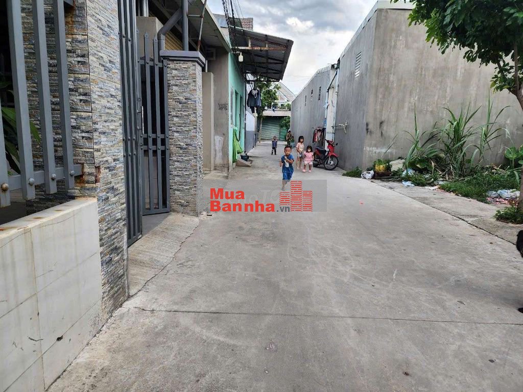 BÁN NHÀ 158M2 ĐUONG ĐH418 P KHÁNH BÌNH CÓ 4 PHONG TRỌ PHÍA SAU XE HƠI