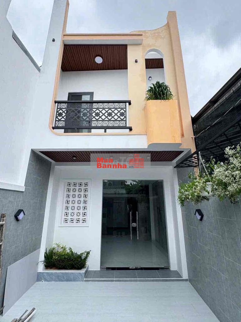 Nhà lầu hiện đại cách Nguyễn Trung Trực 80m, đường trước nhà 3.5m