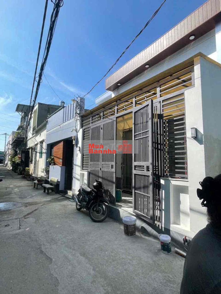 Nhà 1/ TL15, Ngã tư ga Quận 12