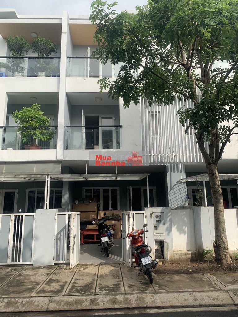 Chính chủ bán nhà phố Mega Village Khang Điền 5x19m view hồ bơi.