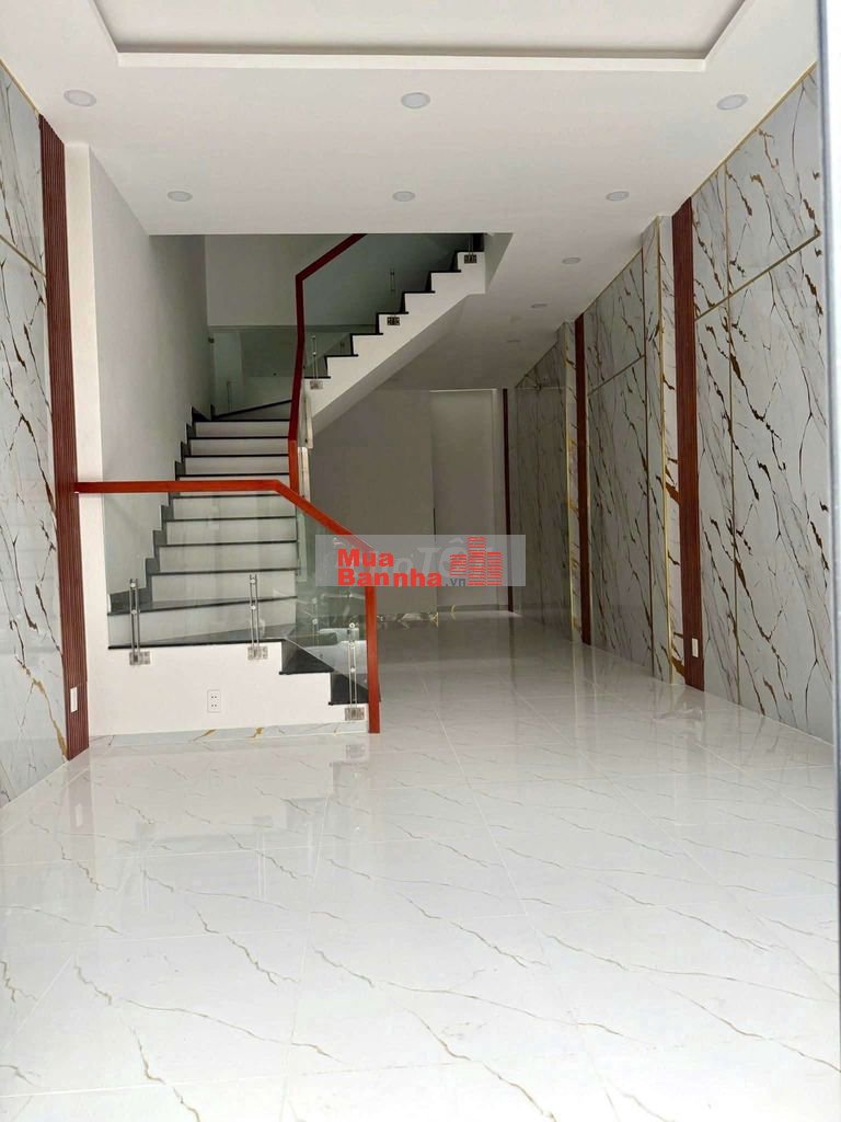 Nhà mới xây 100% hẻm 5m Phạm Văn Chí