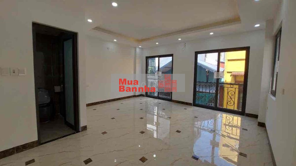 Lô Góc Cầu Giấy 35m2 - 5 Tầng Thang Máy - Ô Tô - Ngõ Thông - 9,5 Tỷ