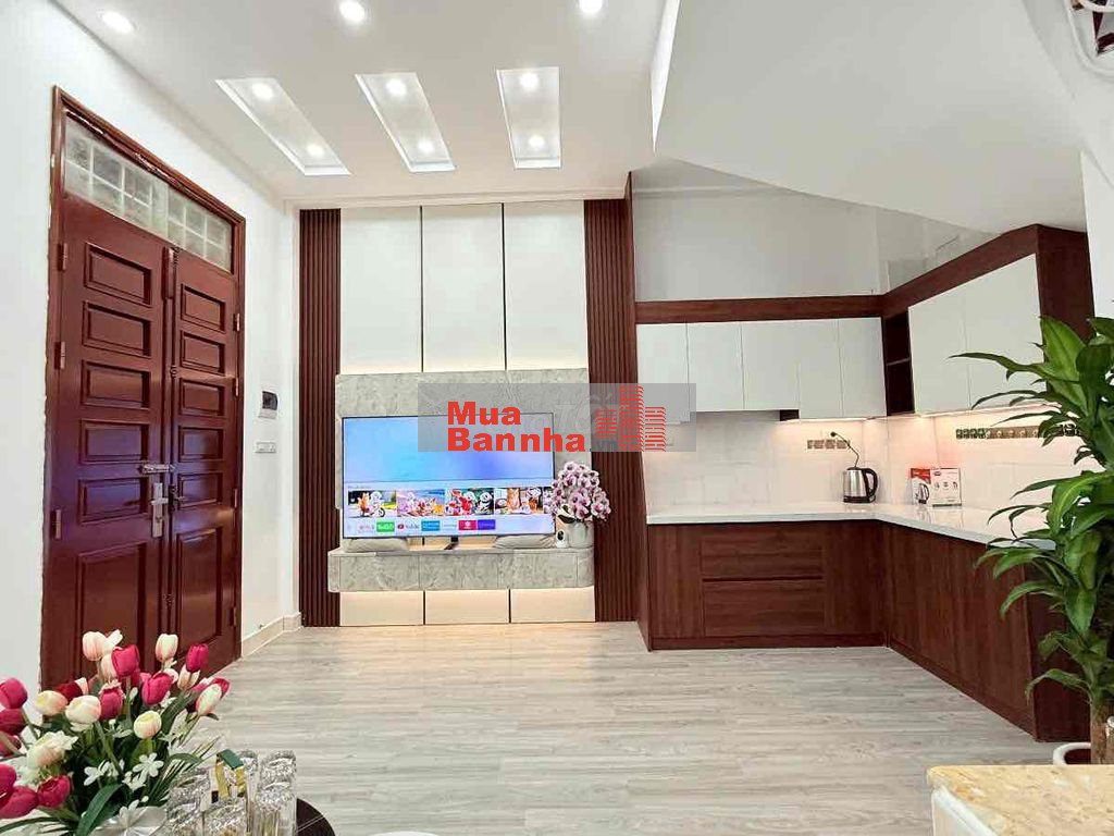 Lô Góc 2 Thoáng Cầu Giấy 40m2 - 5 Tầng - Ngõ Thông - Gần Phố - 8,8 Tỷ