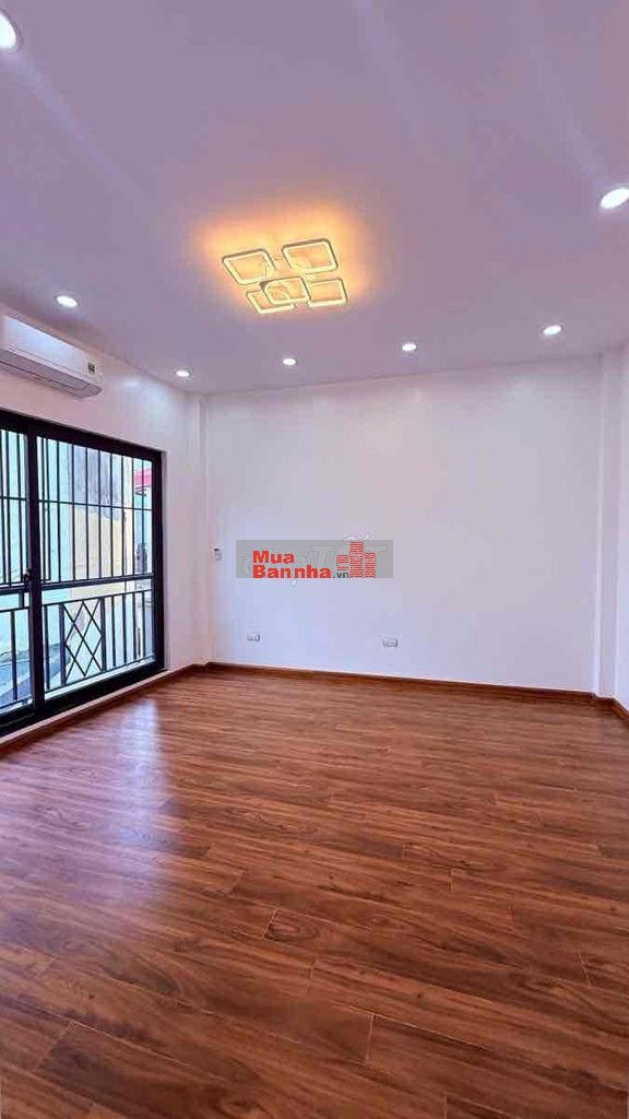 Nhà Đẹp Văn Cao 35m2 - 5 Tầng - Gần Phố - Tiện Ích - Giá 7,8 Tỷ - Hiếm