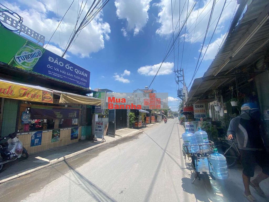 NHÀ XE HƠI NGAY ĐẠI HỌC LUẬT CÁCH QUỐC LỘ 13 TẦM 50M