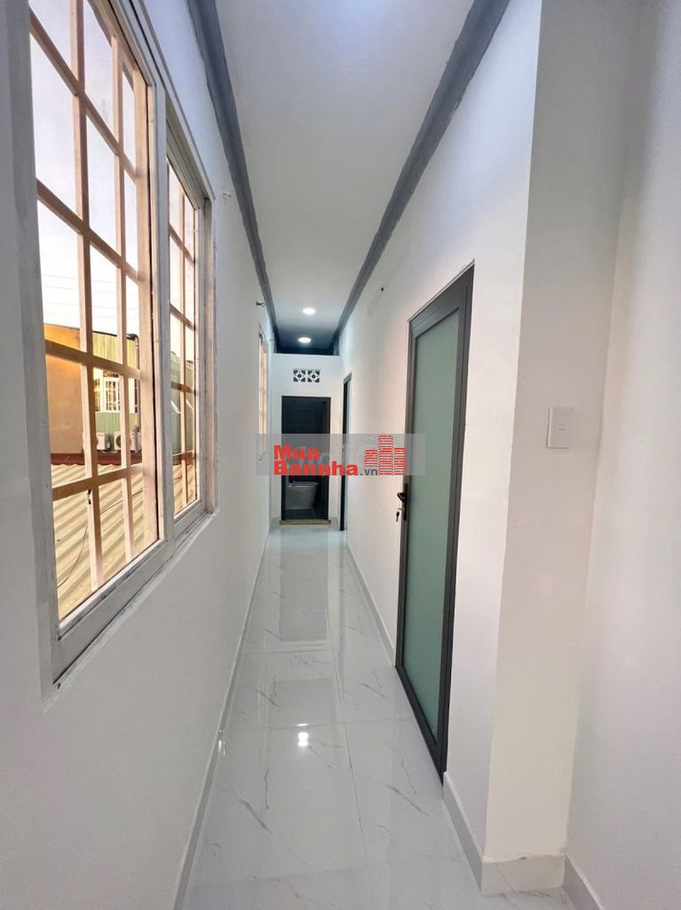 Nhà 2 tầng đúc, 3PN,mới sơn ở liền, Đường 11, Trường Thọ