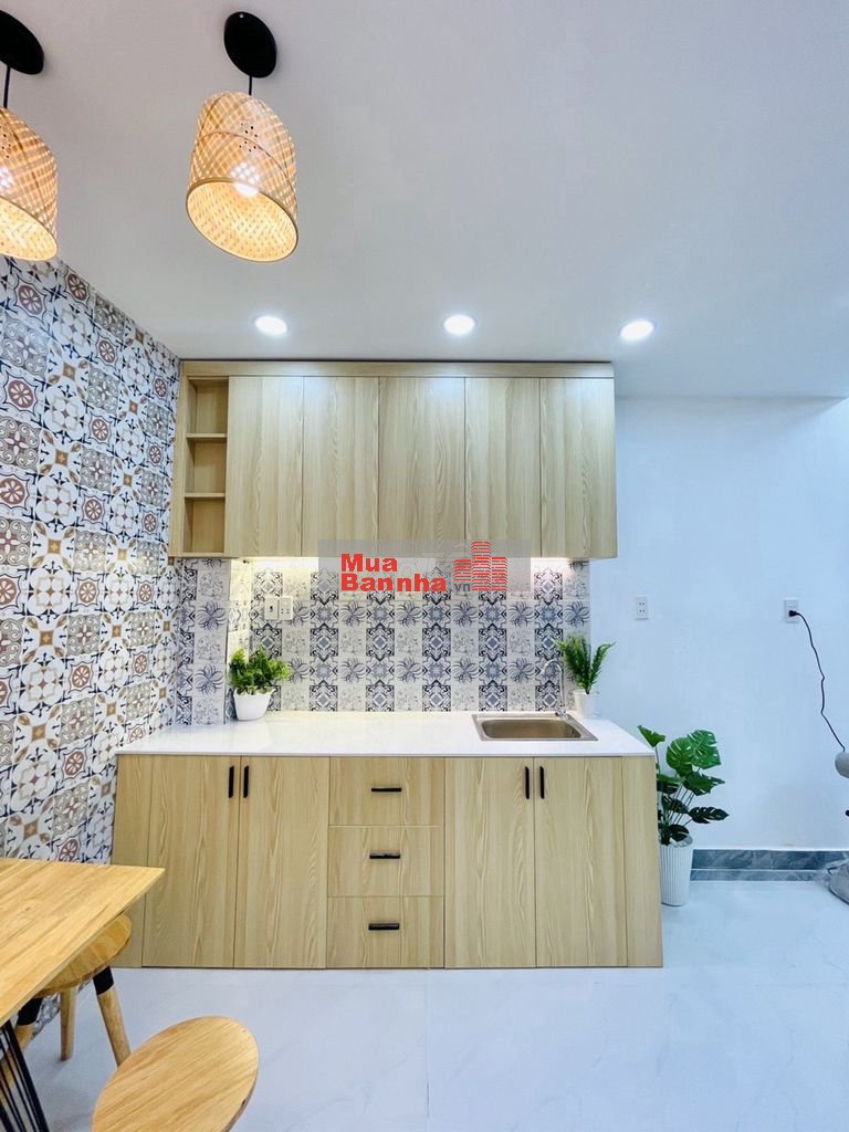Nhà hẻm thông Mai Xuân Thưởng, 40 m2, 2 tầng BTCT, 2PN vài bước ra MT
