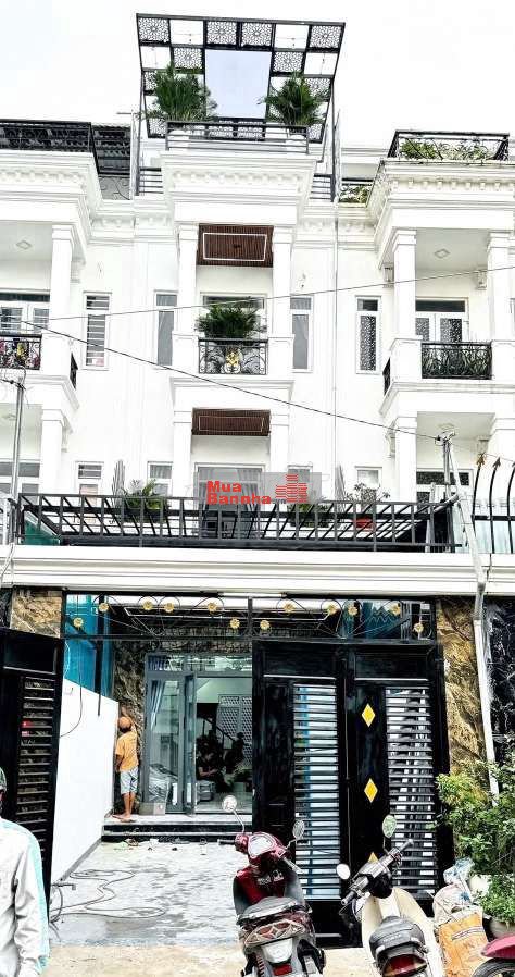 Nhà phố 1 trệt 3 lầu. Sân xe hơi đường thạnh lộc 37