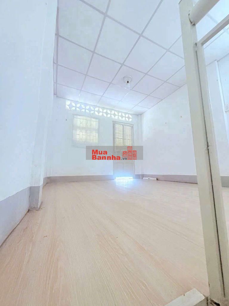 2,39tỷ nhà hẻm 117 Cống Quỳnh trung tâm TP đầy đủ tiện ích