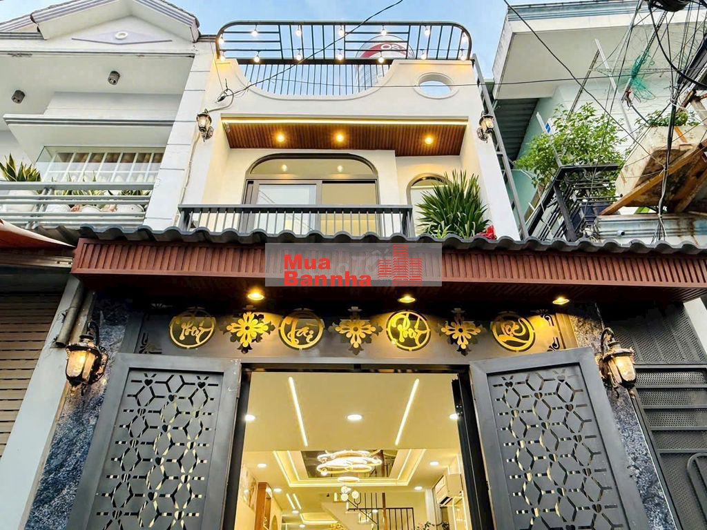 Nằm tại Diên Hồng, Bình Thạnh ngay chợ Bà Chiểu. Xây 1 trệt 1 lầu, SHR