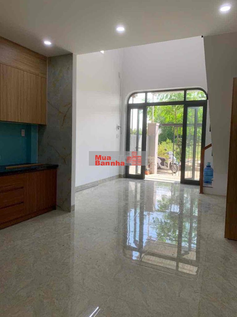 Nhà mê lửng Điện Ngọc