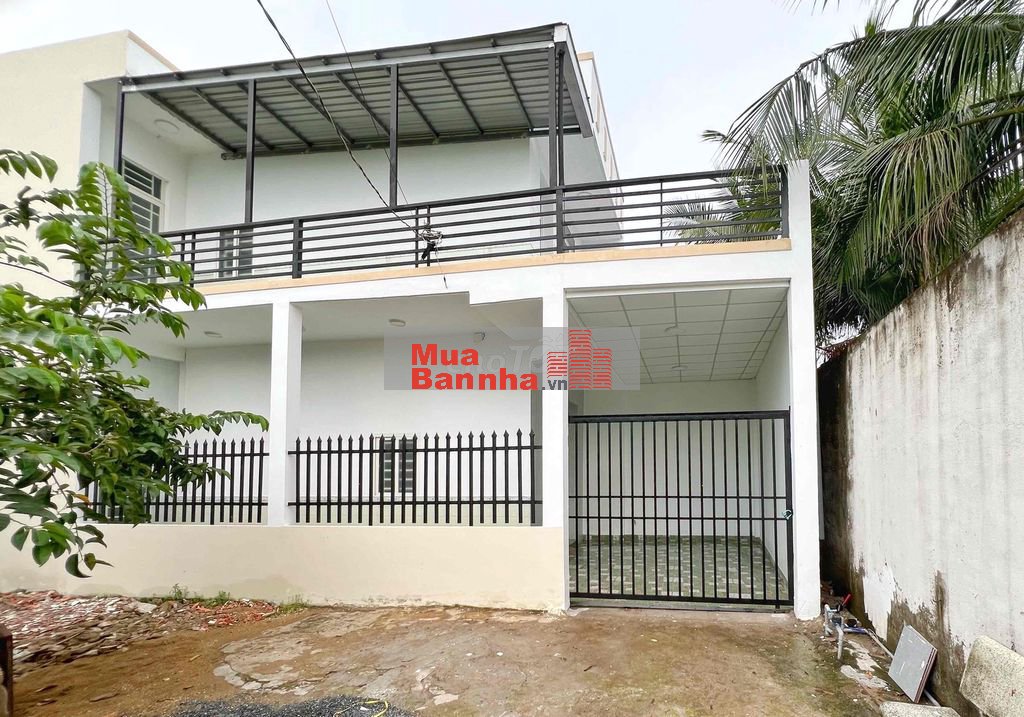 Bán nhà 1 trệt 1 lầu 80m2 (3PN), trung tâm TT Cần Giuộc, Long An.