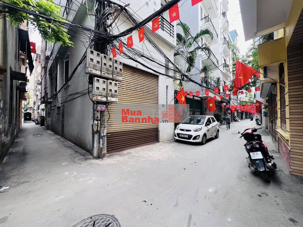 Lạc Long Quân-ngõ ô tô-ô chờ thang máy-4 ngủ khép kín cửa sổ thoáng