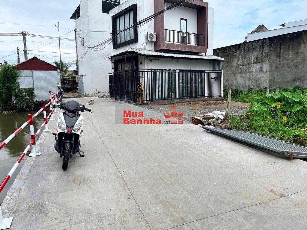 Bán nhà c4 trương vĩnh nguyên gần trường đại học tây đô giá 2,650 tỷ