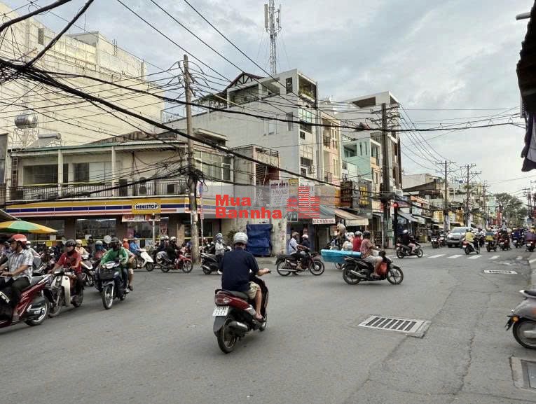 Mặt tiền Phan Văn Trị giao Trần Quý Cáp - 63m2 ngang 4.2m, 5 tầng.