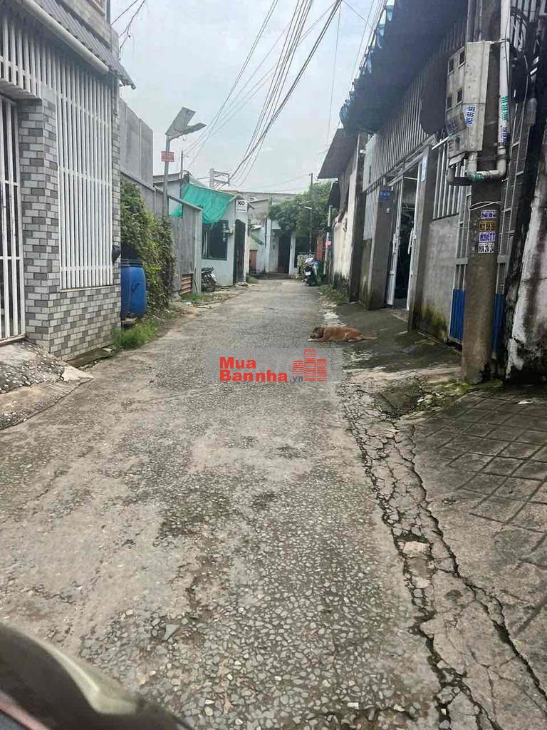 không có căn thứ 2 , nhà sổ riêng giá 1,3 tỷ tại dĩ an