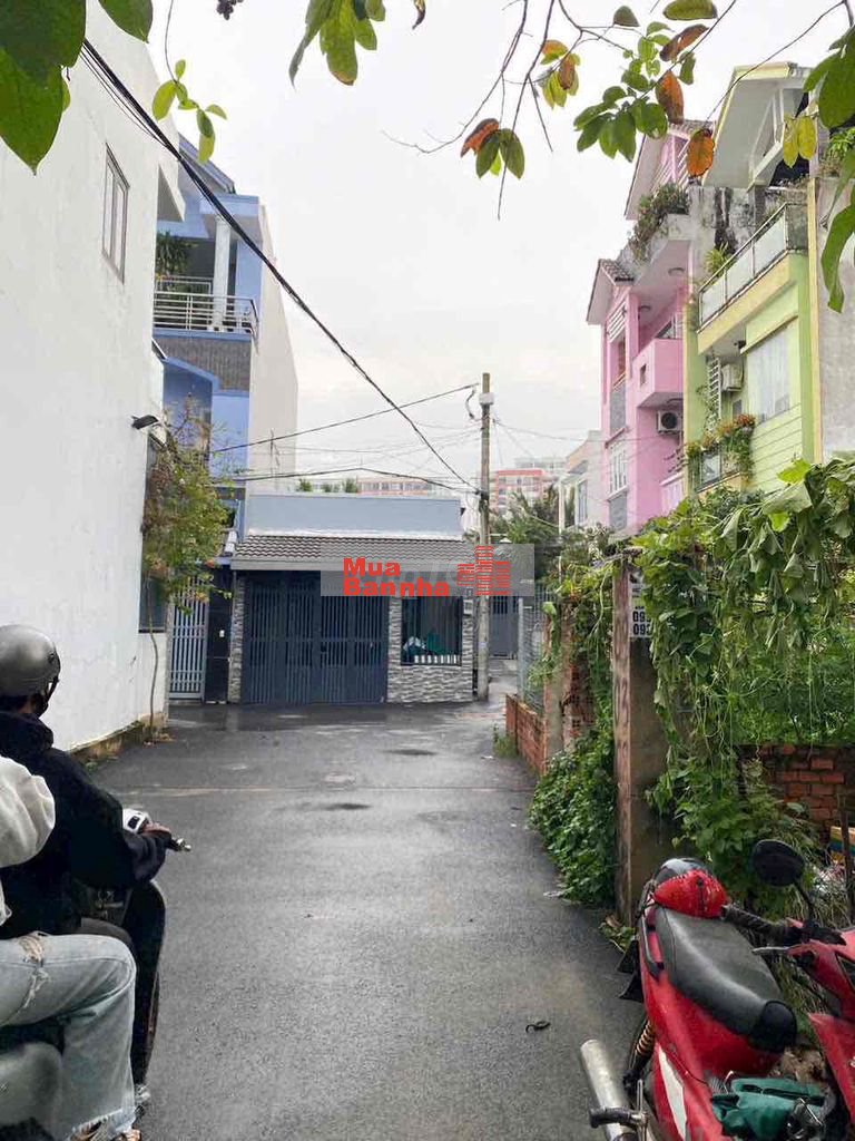 Kẹt tiền bán gấp dãy trọ ngay đường 22 Linh Đông. 100m2, giá 6.3 tỷ