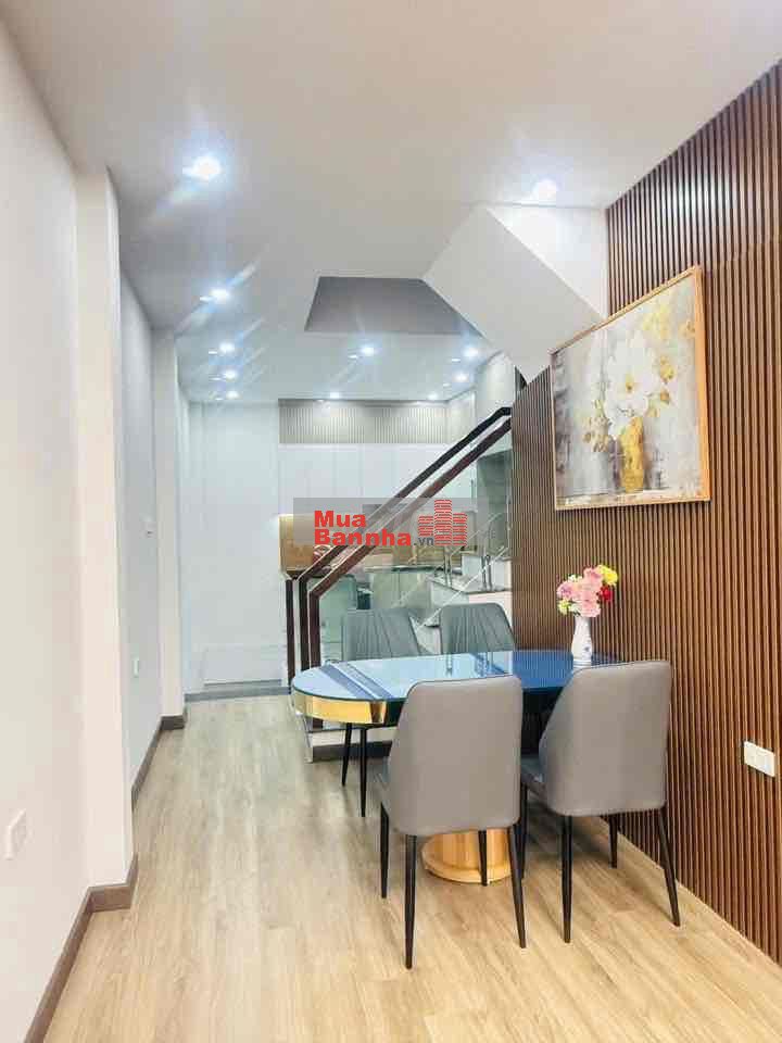 HOÀNG QUỐC VIỆT – VỈA HÈ RỘNG – KINH DOANH – Ở SƯỚNG