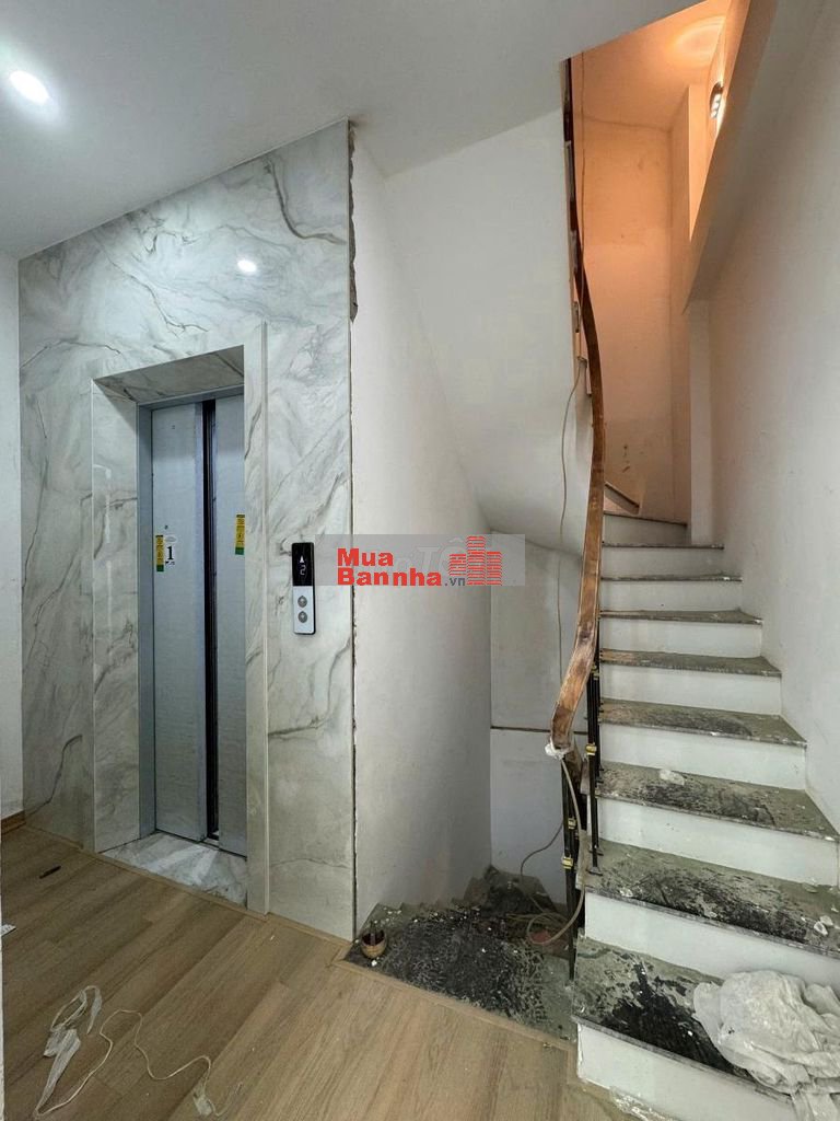 Bán nhà Xuân La 40m 6T THANG MÁY ngõ nông thoáng , bãi đỗ oto gần nhà