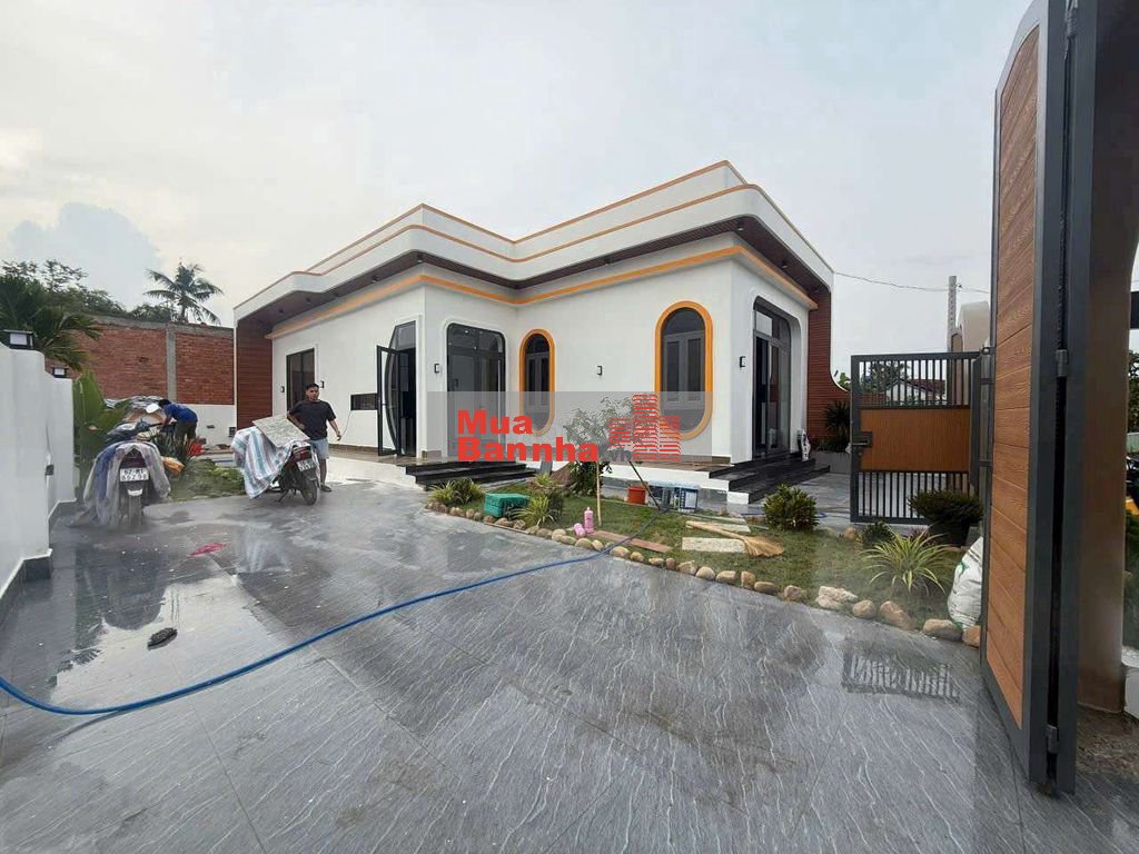 BIỆT THỰ NGHĨ DƯỠNG.4 PHÒNG NGỦ. 13X18 XÃ TÂN QUÝ TÂY. H. BÌNH CHÁNH.