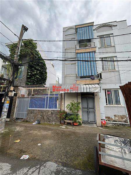 NHÀ NGAY SAU LƯNG CHỢ BÌNH TRIỆU, ĐỐI DIỆN ĐẠI HỌC LUẬT