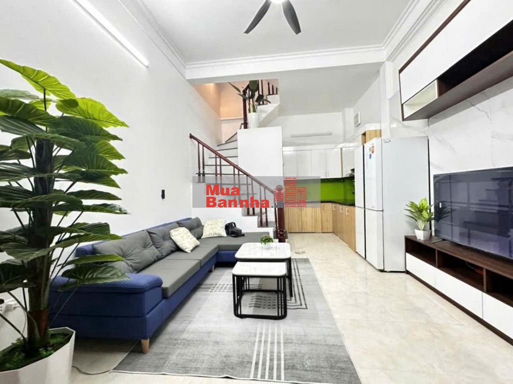 Bán nhà phố cầu giấy 30m mt4m ngõ thẳng tắp 30mra mặt phố,sổ vuông vắn