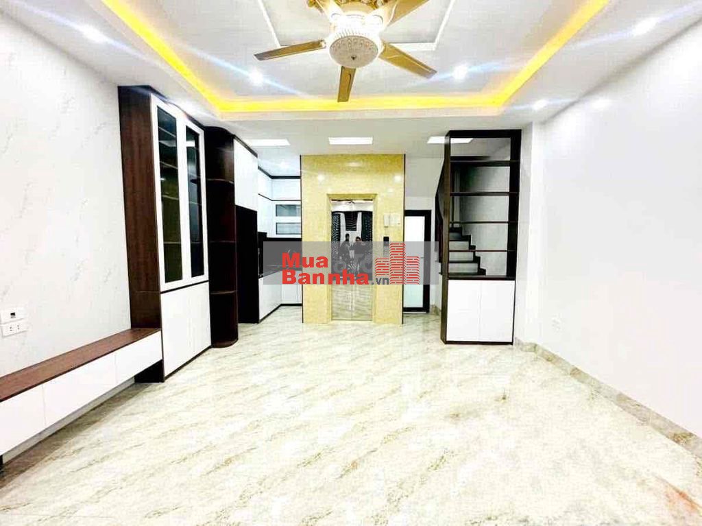 Bán Gấp Nhà 5 Tầng Thang Máy Phố Tứ Liên 40m2 Hơn 8 Tỷ
