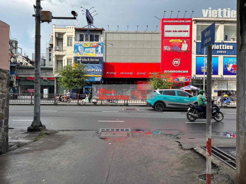 NHÀ 1/ MT HẺM SIÊU LỚN. XE BÁN TẢI TẬN CỬA- P.Đ.LƯU. CẠNH CÔNG VIÊN