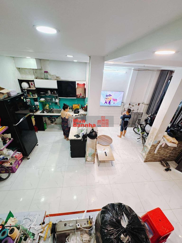 NHÀ NGUYỄN KHOÁI Q4- 3 LẦU ĐÚC - 32m2 - KO QH- CHỈ 4 TỶ NHỈNH