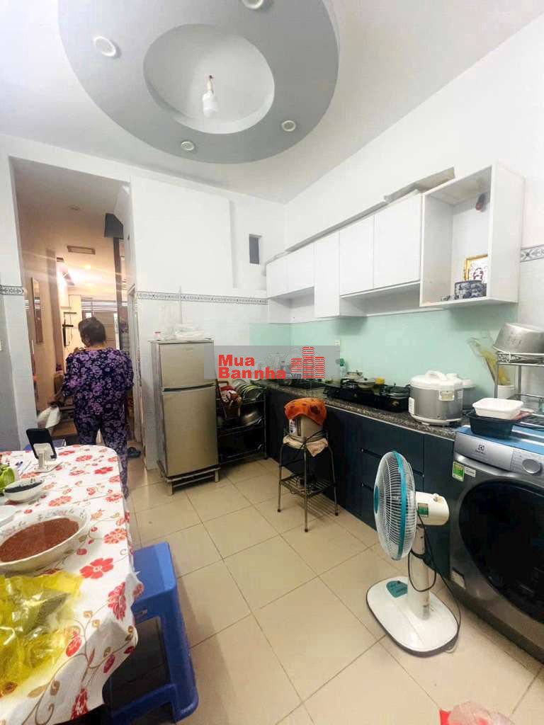 Nhỉnh 4t, 50mv sát HXH thông Quang Trung