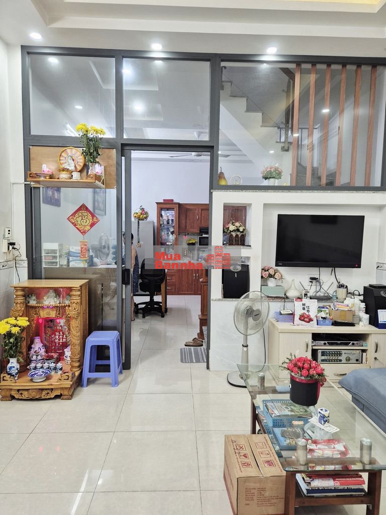 6.5 tỷ TL, Nhà mới, trệt 2 lầu có ST, 4.2x10.5m, 44m2, 3PN, Âu Cơ, P9