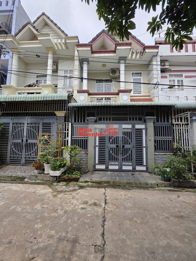 Nhà phố gần chợ Dĩ An 1, phường Tân Đông Hiệp, TP Dĩ An.