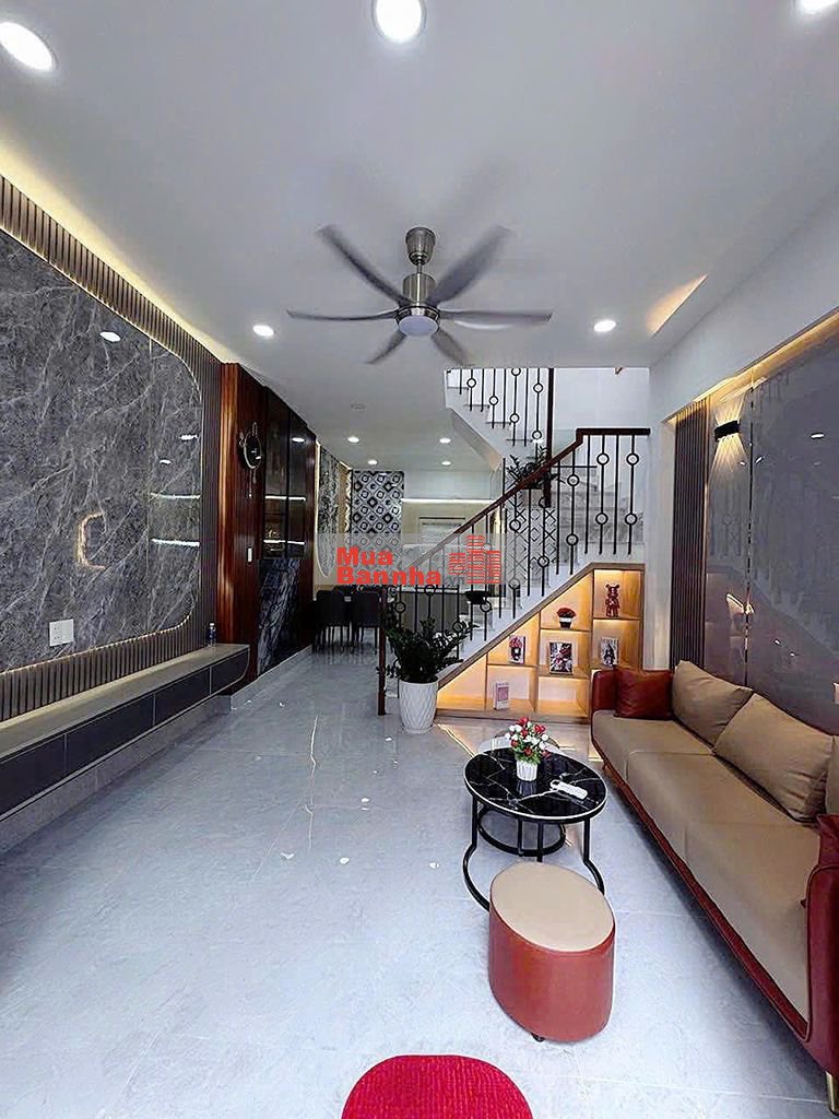 Nhà mới ô tô đậu cửa, gần Ngân hàng ACB Phan Huy Ích.