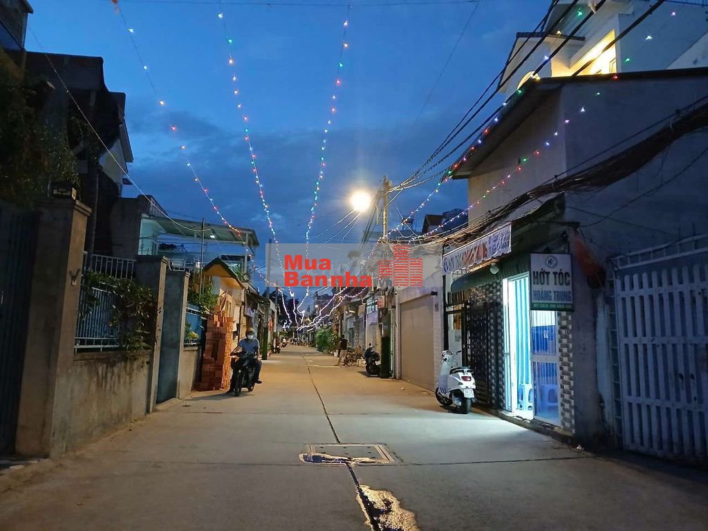 Q7. Cần bán nhà đường lớn thông thoáng.có thu nhập tốt