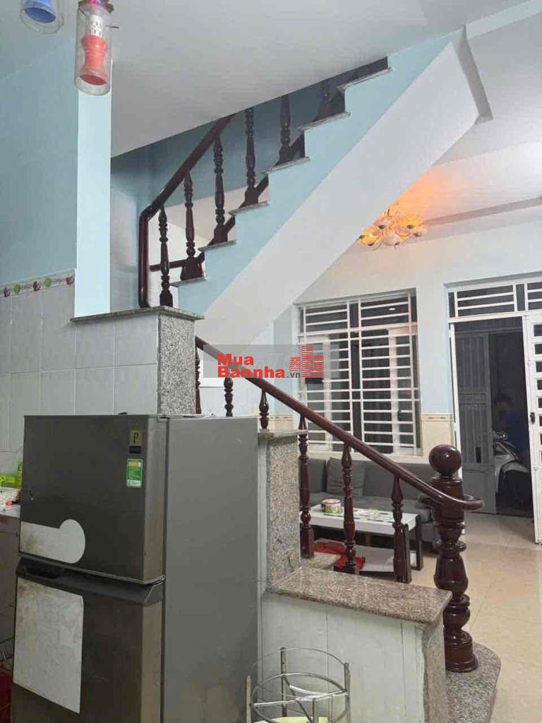 Bán nhà 4x10m, 1 lầu, hẻm xe hơi, gần trường GTVT, Q12.