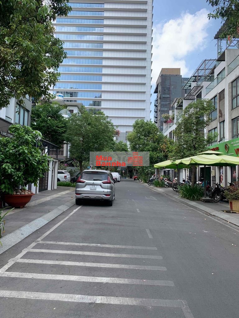 bán nhanh nhà phố Biệt Thự Hà Đô Centrosa Q10 - 5,5x16m 4 lầu - 42tỷ