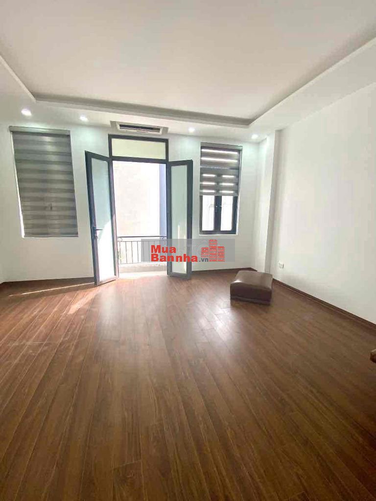 Chỉ 6,6 tỷ lô góc Nguyễn Đức Cảnh mười phút ra Bờ Hồ, ngõ rộng, nở hậu