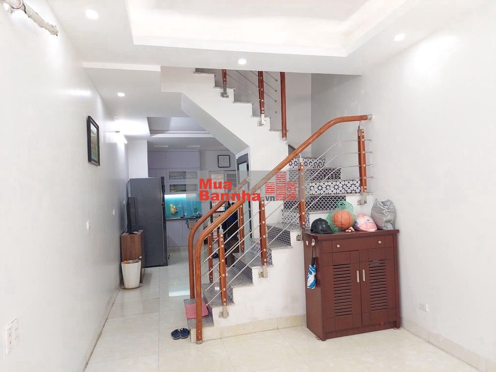 Bán nhà phố Thụy Khuê, ngõ thông, nhà đẹp, cách phố 30m, ba gác đỗ cửa