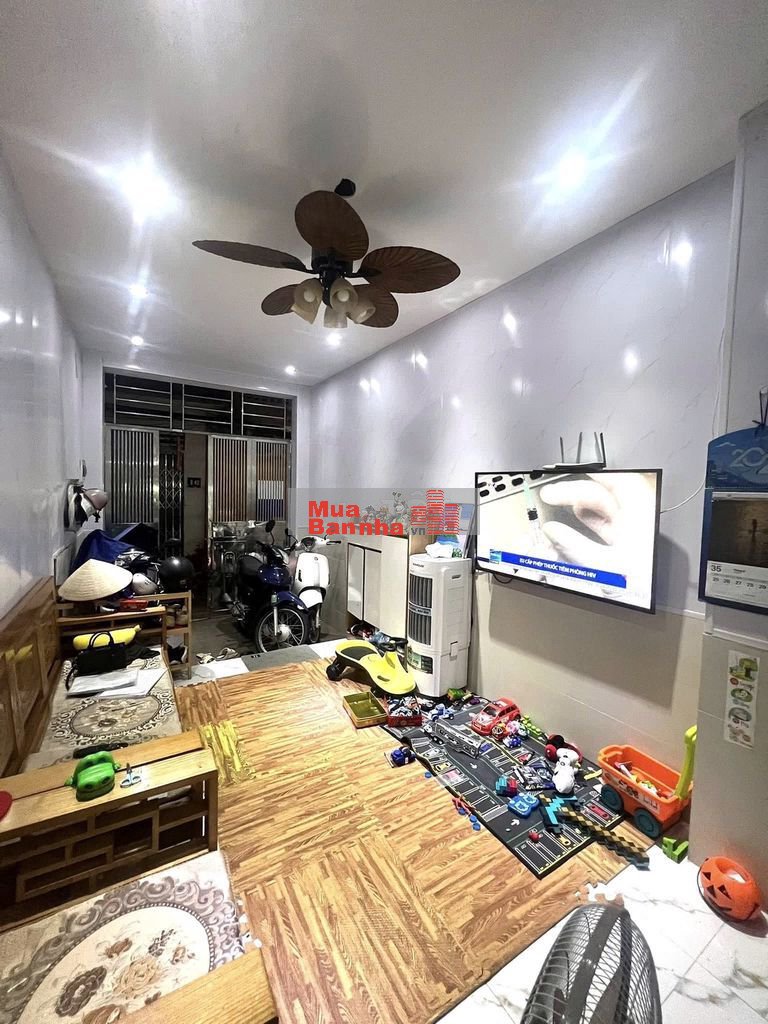 BÁN NHÀ NGUYỄN TRÃI, RA PHỐ CHỈ VÀI BƯỚC, NGÕ THOÁNG, MẶT TIỀN KHỦNG