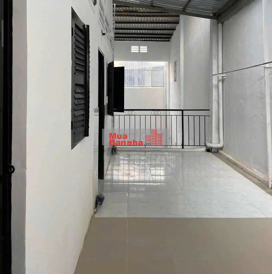 Bán nhà gấp dt (7x25 ) làm văn bền q7